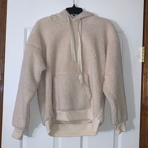american eagle fuzzy pull-over